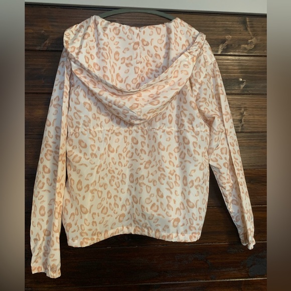 Windbreaker Leopard Print 1/2 zip - Picture 2 of 5